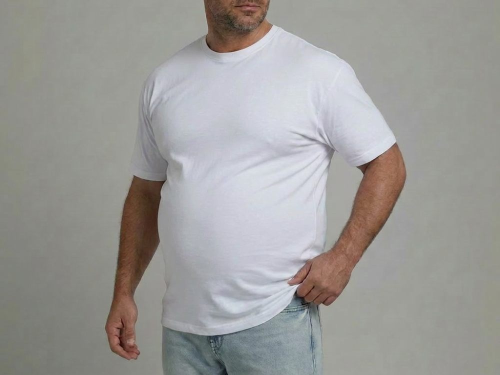 Ventre visible avec un t-shirt ordinaire